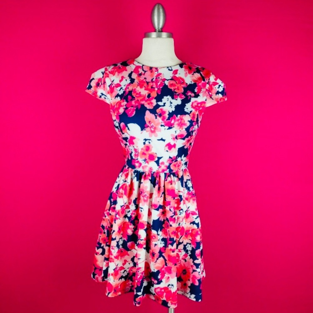 @ B. Darlin size 6 Skater Floral dress Mesh